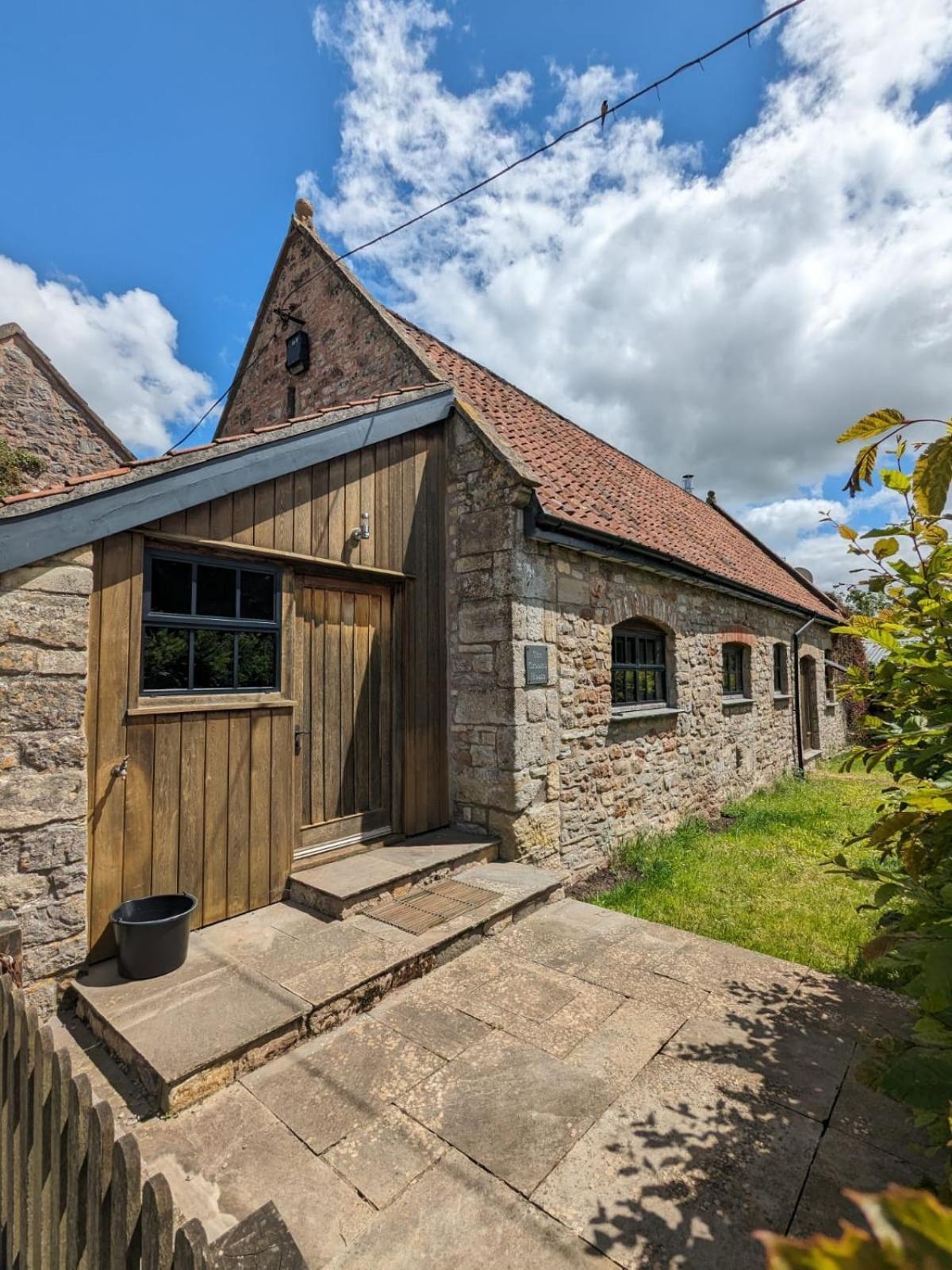 Regilbury Court, Grooms House Redhill  Exterior photo